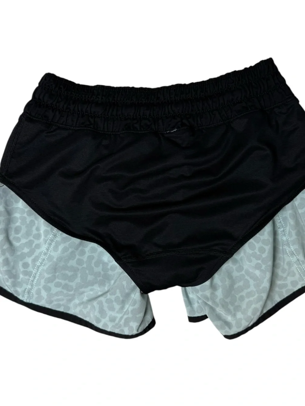 Lululemon Hotty Hot 4” Shorts Size 4 Blue Leopard